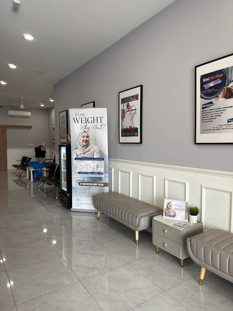 Comfortable waiting area at U.N.I Klinik Alam Impian